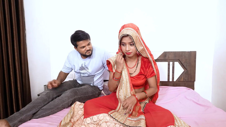 SEXYBHABHIX: Meine indische desi-ehefrau hat zum ersten mal sex mit mir,...