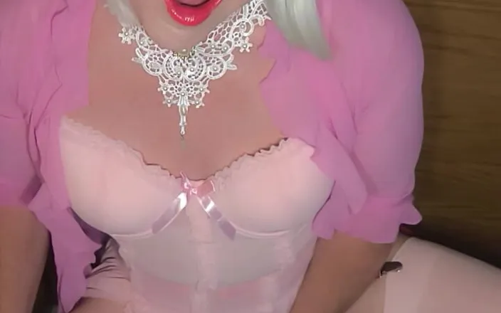 Emma Browne: Sissy Crossdresser Big Cum