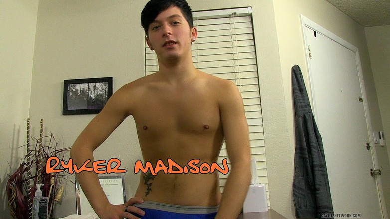 Teach Twinks: Trên trường quay với Ryker Madison