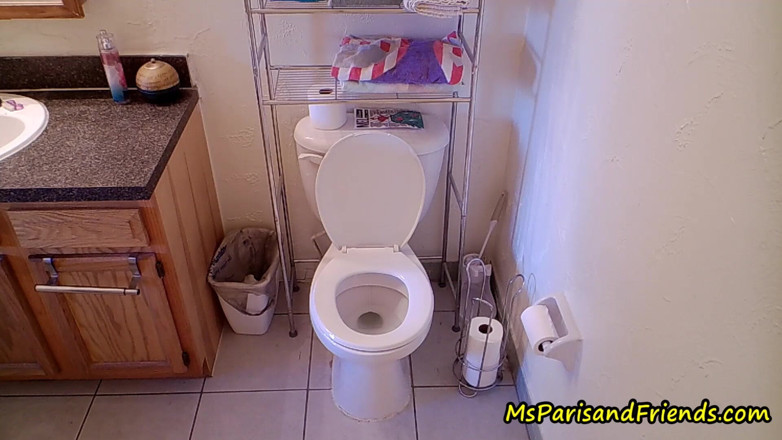 Ms Paris and Friends: Sborra sulle tette della mamma
