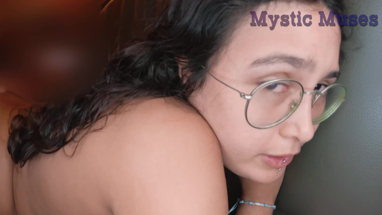 Mysticmuses: yuva larki ko chodna aur uske stanon ka doodh nikaalna