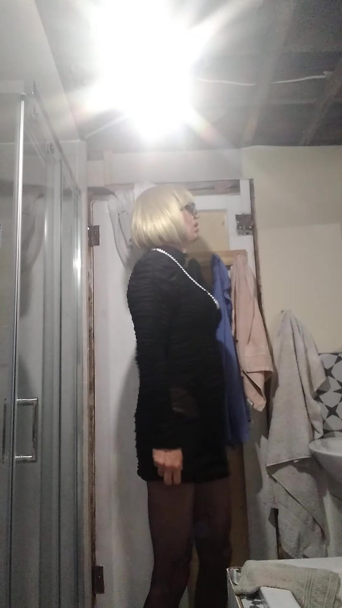 Cindy Belfast: Лялька сіссі для члена