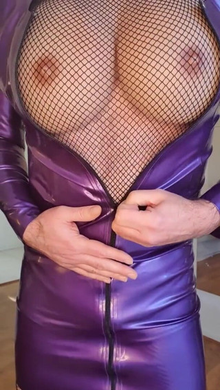 Rachel Latex: Rachel struts in latex and D tits