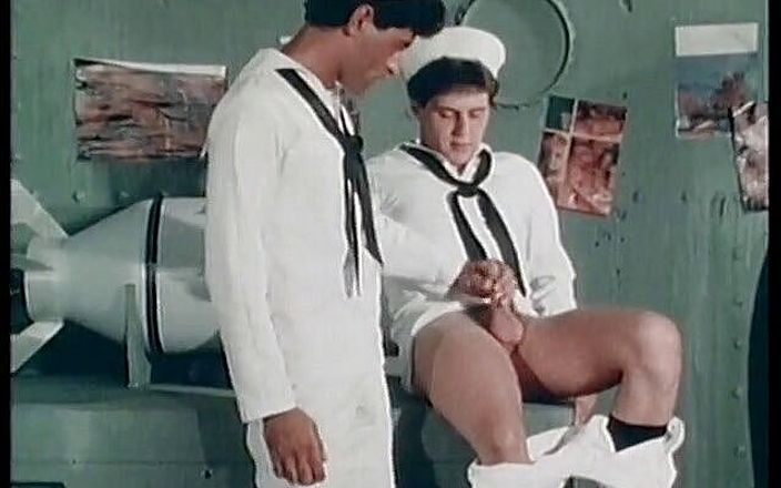 Gay 4 Pleasure: 水手们就是这样在船上度过的