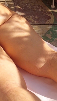 Amateur Blonde Ehefrau Genießt Fuß Anbetung Draußen