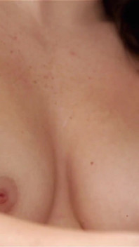 Blonde babe krijgt een massage en lekker poesje likken