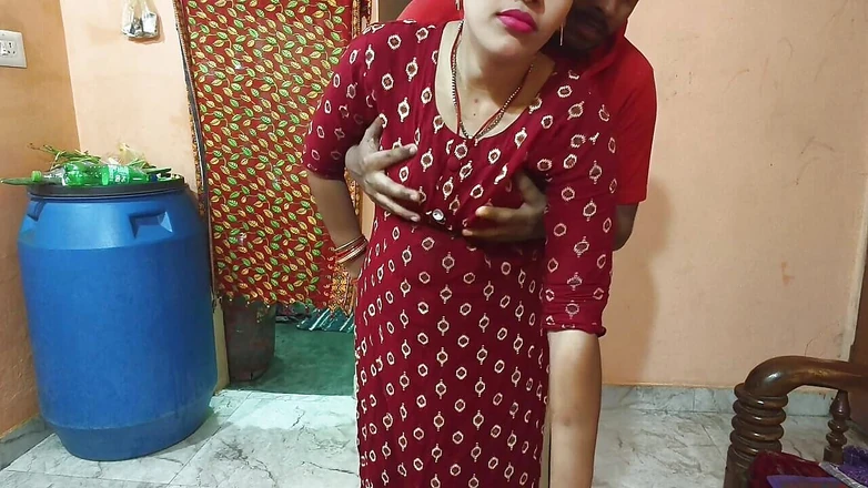 Sona bhabhi: La prima volta che ho scopato la fidanzata del villaggio...