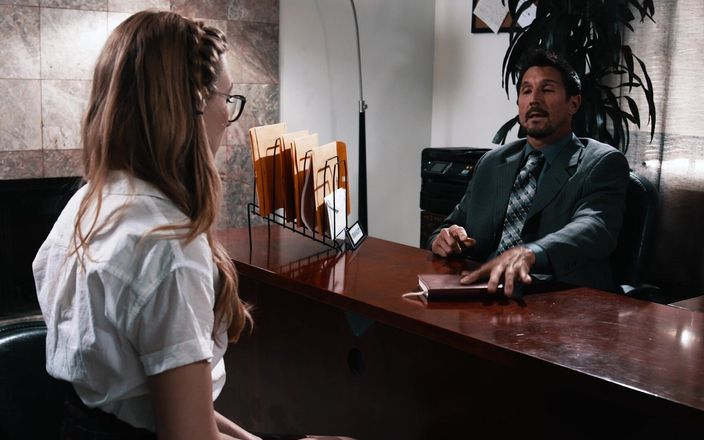 Sweet Sinner: Студентські тіла 7, сцена 1, не така невинна повія