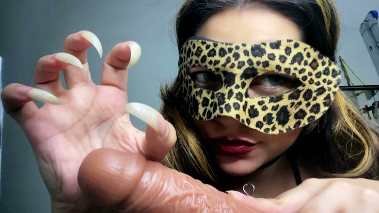 Goddess Li: ?Kuku Panjang Saya Sedang Mencari Mangsa