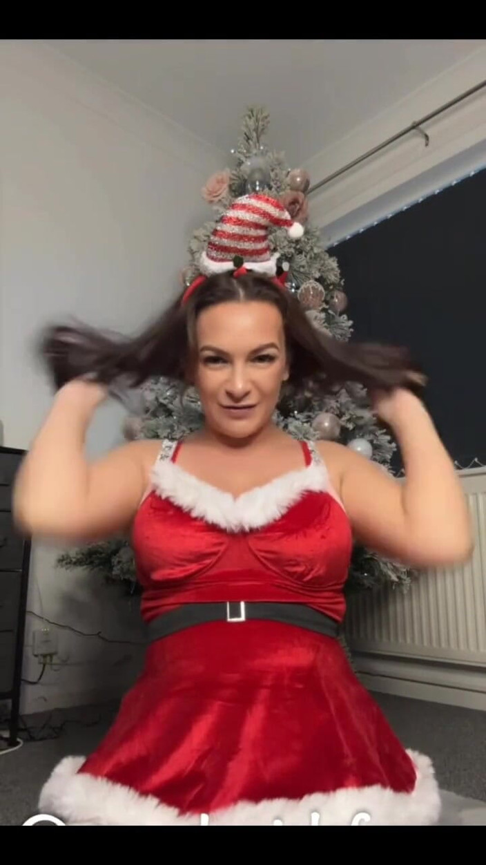 Whitekitten: krisamas 2024