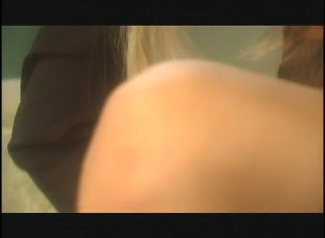 Perfect Porno: Mooie blonde tieners genieten ervan om een pik te delen...