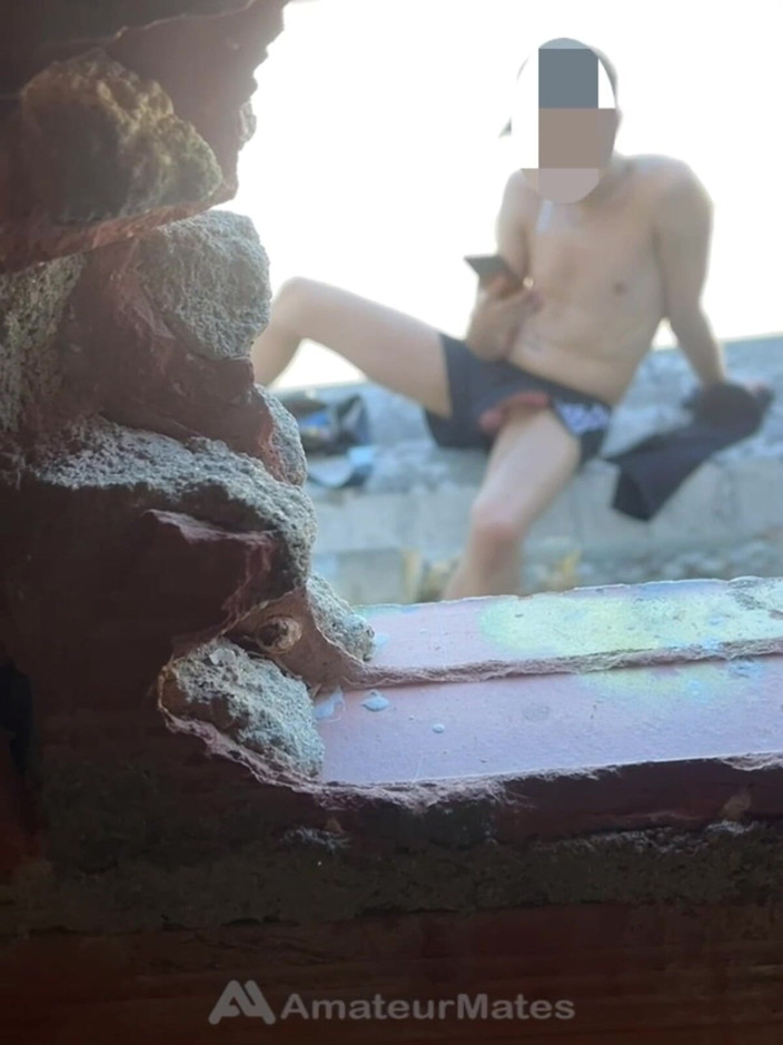 AmateurMates: Amateur Boy Caught Freeballing and Exposing His Boner