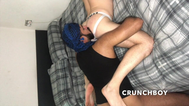 SEX WITH STRAIGHT BOY CURIOUS: 대니 보스는 호텔에서 직선 아랍에 의해 원시 사용