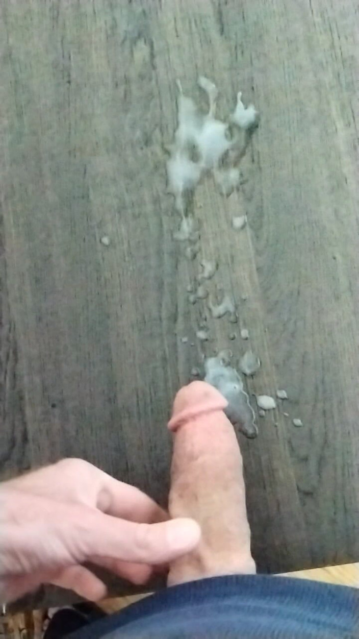 Calo Cazzone: Slo Mo Cumshot