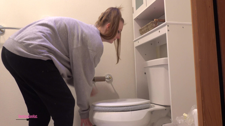 Destination Kat: Pisse dans mes toilettes