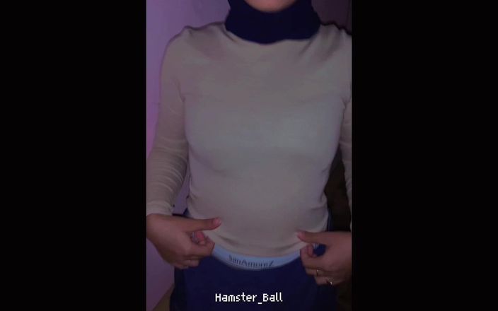 Hamster_Ball: Tímida empleada de Malasia da mamada