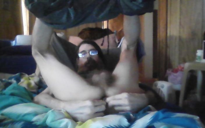 Kinky bisexual guy: Прямий худий член дрочить у ліжку та трахає дупу з ділдо