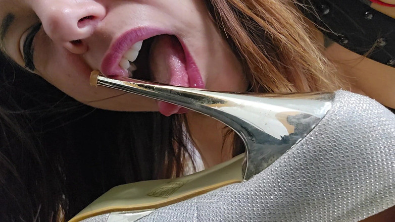 dafnedenoch: Vysoké podpatky masturbační squirt