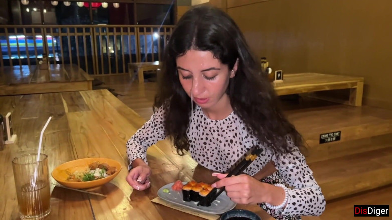 Dis Diger: Saya memancut mani di muka awek di bar Sushi dan...
