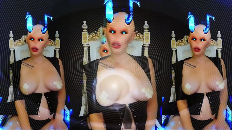 Goddess Misha Goldy: Ik ben je wellustige nieuwe religie en nieuwe donkere God...