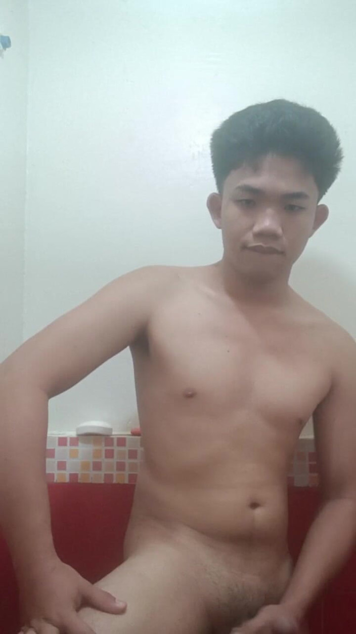 Rent A Gay Productions: Filipina terangsang terangsang dan membiarkannya keluar