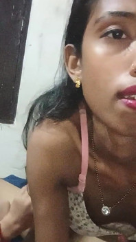 Desi Bhabi Kissed Her Father-in-law and Sucked His Too