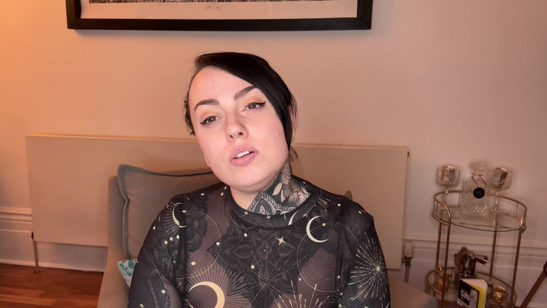 Miss Valentina: Інструкції з анальної мастурбації