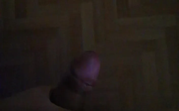 Larry Cum: I'm Looking for Cock-hungry Sluts for a Fuck-friendship