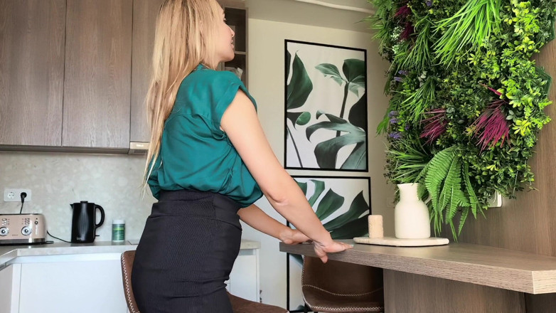 Goddess Lena: Heels Teasing