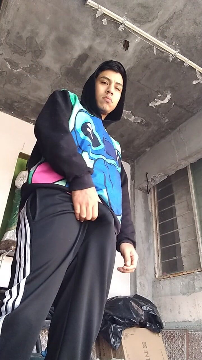 AlexAlejandro13: パンツを下ろして見せて