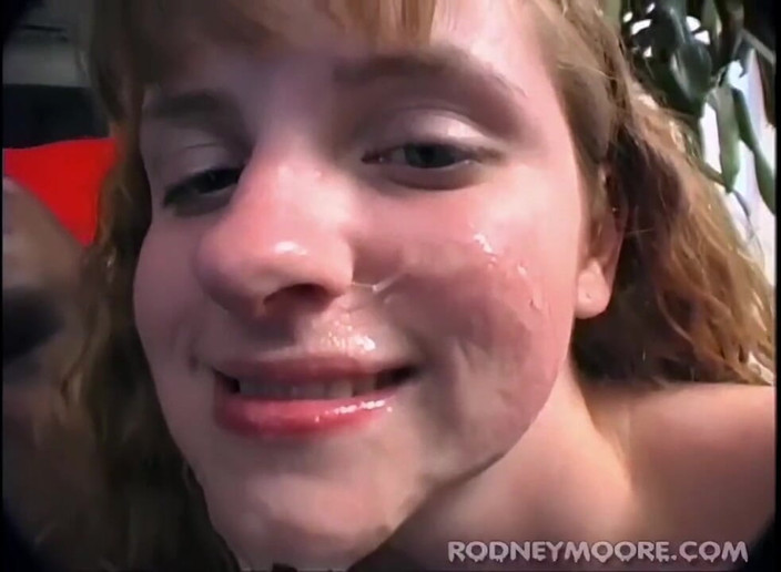 Rodney Moore: 娇小可爱和怪物大黑复古