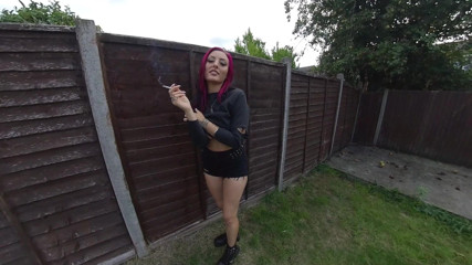 VR smokers HD-2D Videos Only: Sophie Aurelia - Garten mit Interview