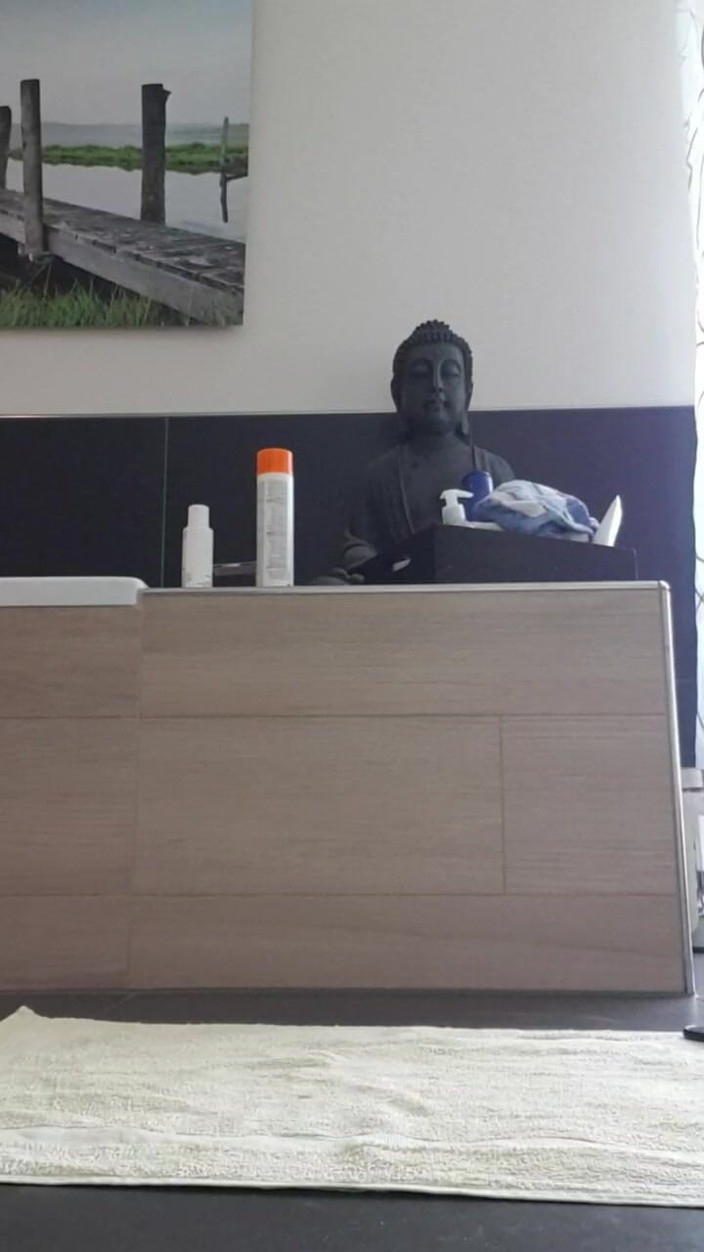 JulieEroticDress: Tarea de esclavo, nalgadas y tratamiento de tetas