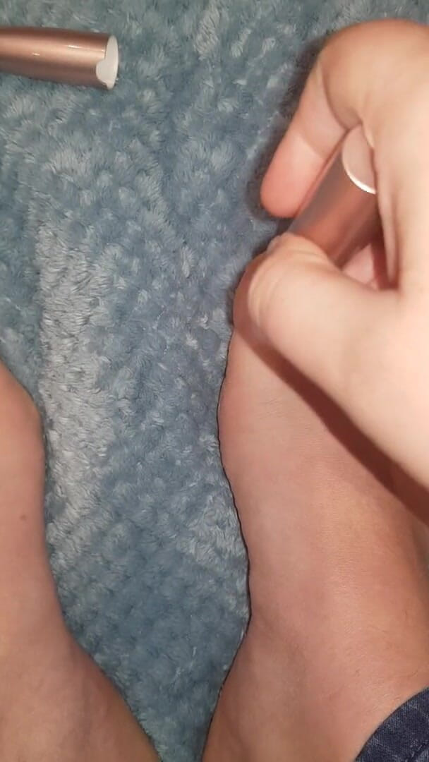 Faith's Feet Fetish: Fede feticismo dei piedi - radermi le dita dei piedi
