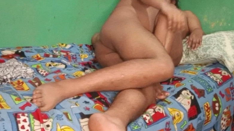 BigassMILF40: परिपक्व बड़ी गांड अपने सौतेले बेटे का लंड चूस रही है जब सौतेला पापा यात्रा पर जाता है