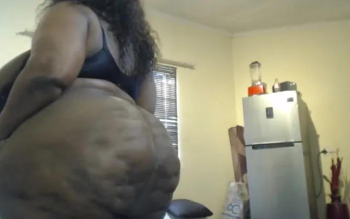 Legendary Booty Overdose: SSBBW MILF Stripteasing