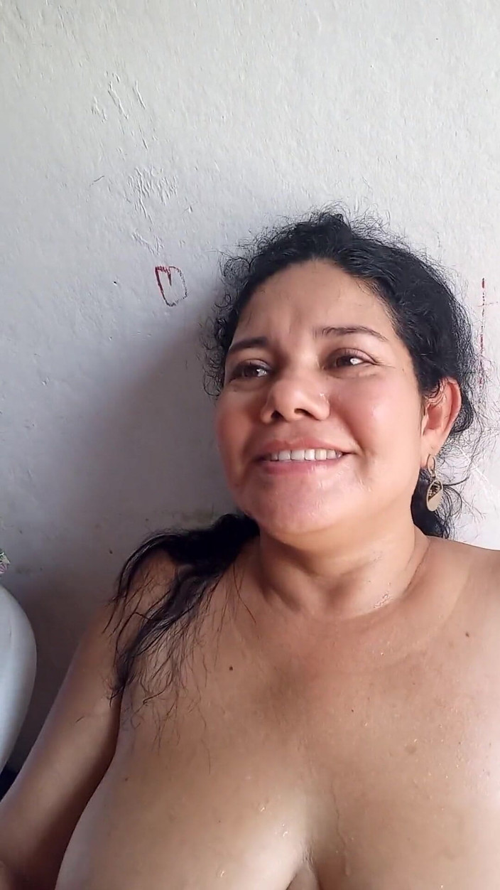 Valkyrieandluigy: Pompino in cucina gola profonda amatoriale e delizioso