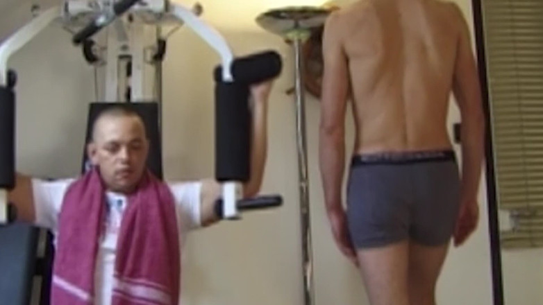 SEXUAL SIN GAY: Cur Intensive_ Scene-4muscle Tipul de la sală fute clientul Twink