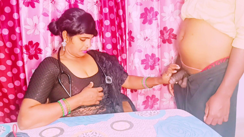 Telugu honey lips: Un docteur indien du sexe baise une patiente à grosse bite...