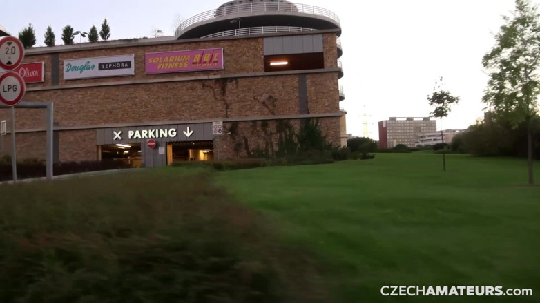 CzechAmateurs: Amateurs tchèques 18 : un couple marié baise