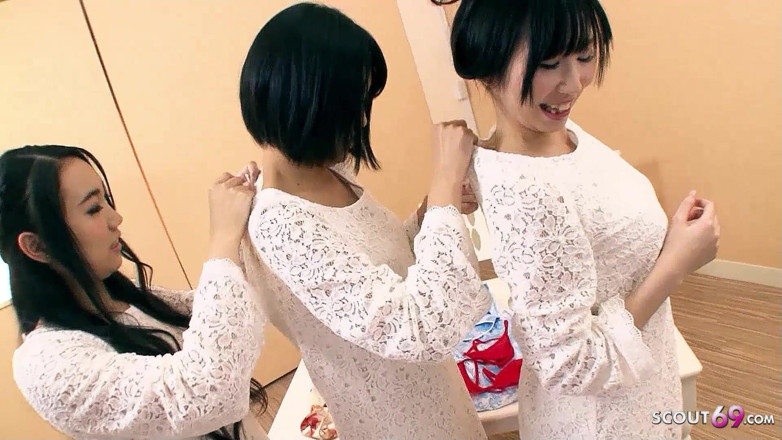 Asian porn collection: Japon, orgie de pipes avec des ados minces en caméra...