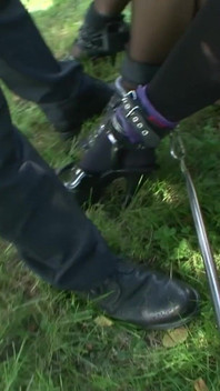 BDSM Jerman - dua awek hamba luar