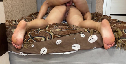 Lux Eva: Ibu tiri berpantat seksi dapat creampie dalam pepeknya