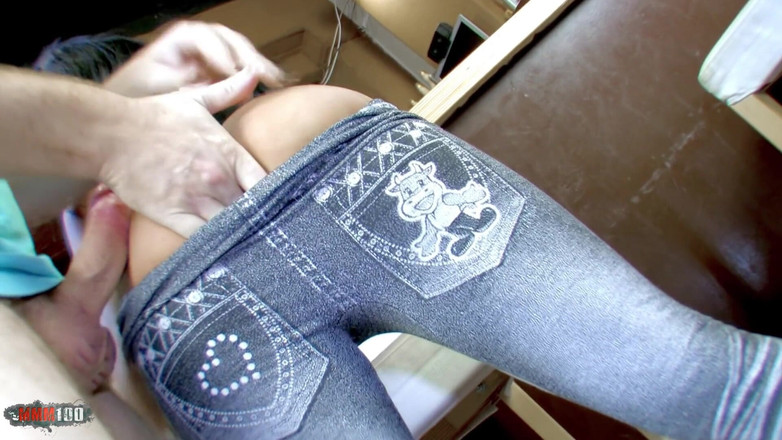 MMM100: Kongkek baik di bar dengan MILF Kolombia yang hebat Yesenia...