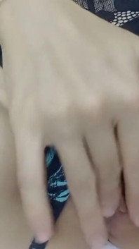 Sexy MILF Masturbándose Mojada Y Gimiendo Para Ti