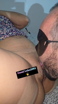 Paroháčova manželka miluje sání velkého ptáka