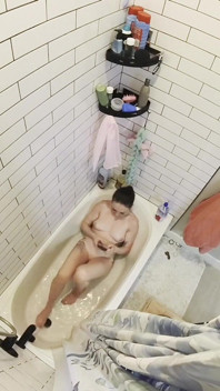 Chuveiro depois de fitness solo completo menina