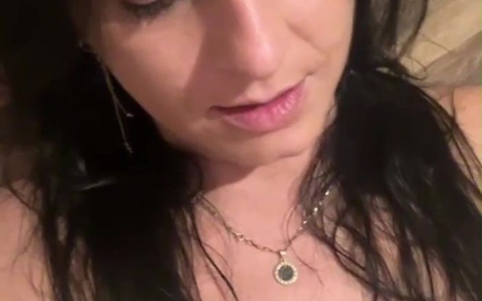 MilfyCalla: I Masturbated in Bath Tub with Peed Down Jacekts 180