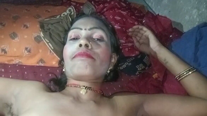 RadhaDevi: Ấn Độ bhabhi đụ trai hàng xóm