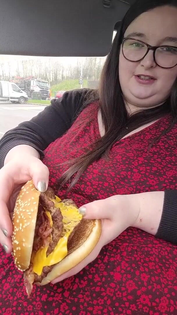 SSBBWLadyBrads: LadyBrads Vs Burger King